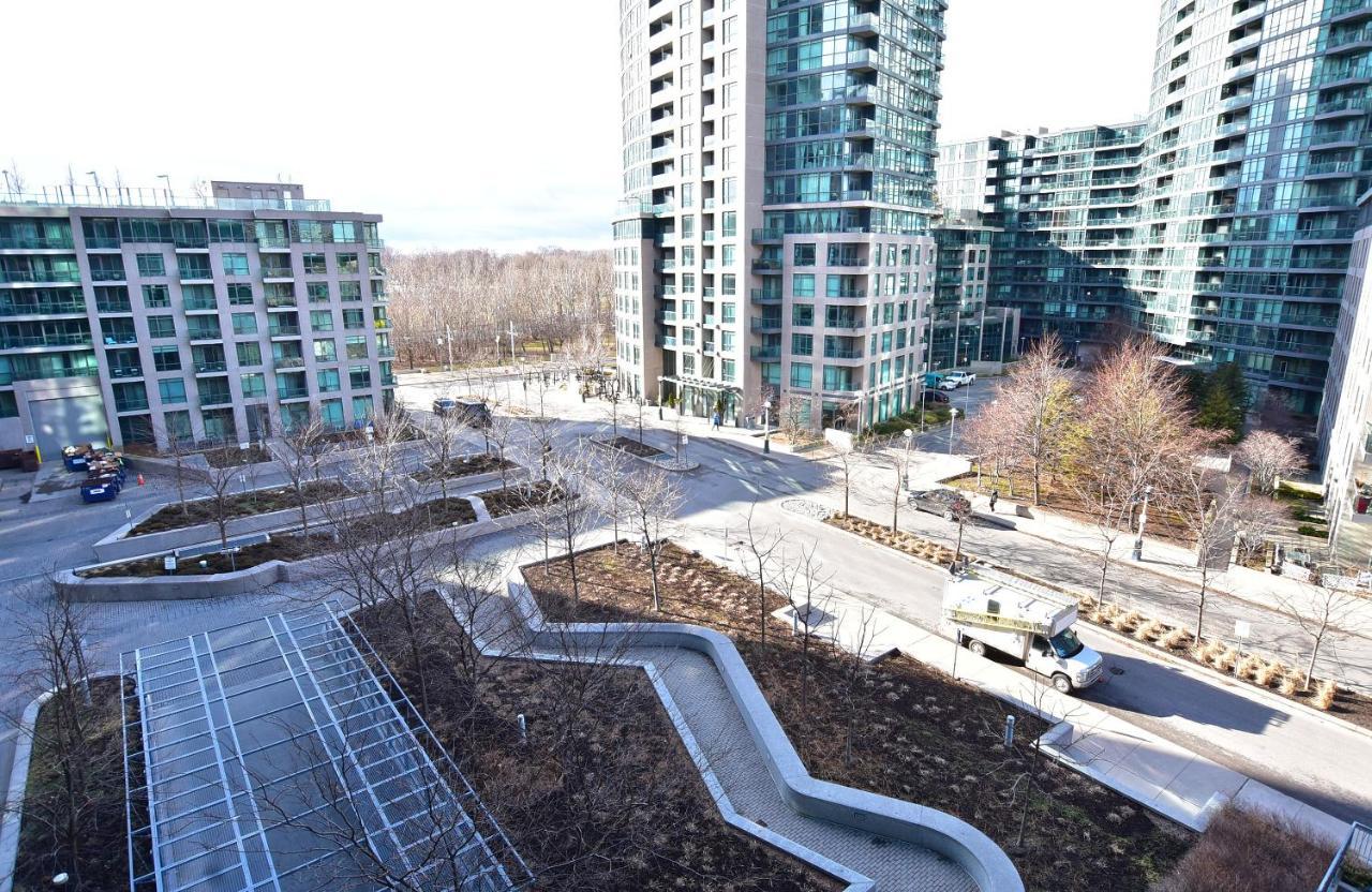 Downtown Condo, Free Parking & Amenities Apartment